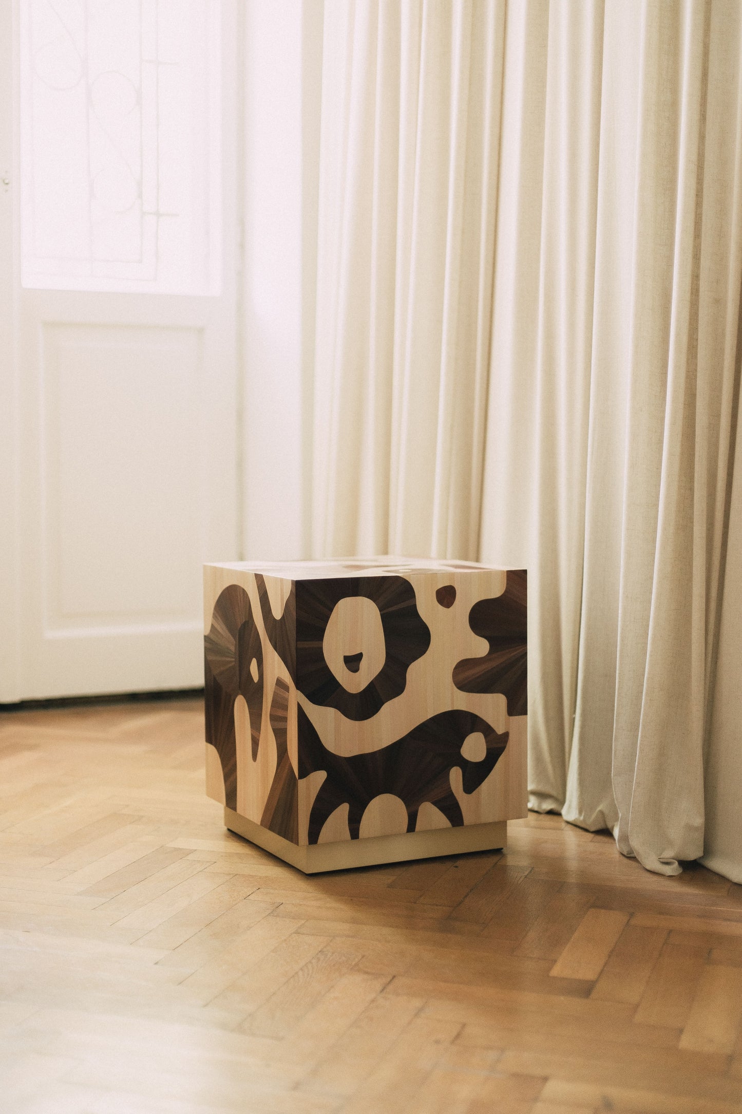 TOTEM SIDE TABLE